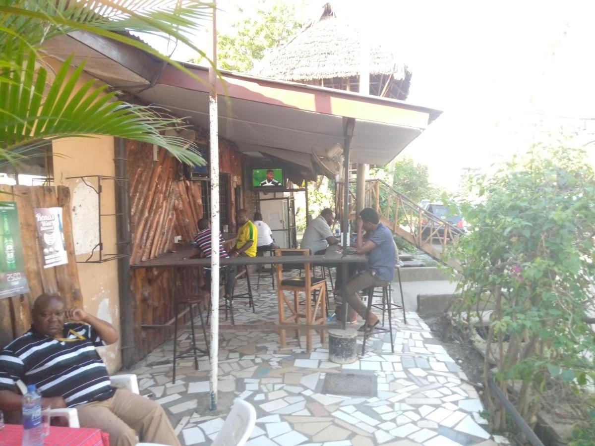 Kicec Bar And Guest House Airport Darüsselam Dış mekan fotoğraf