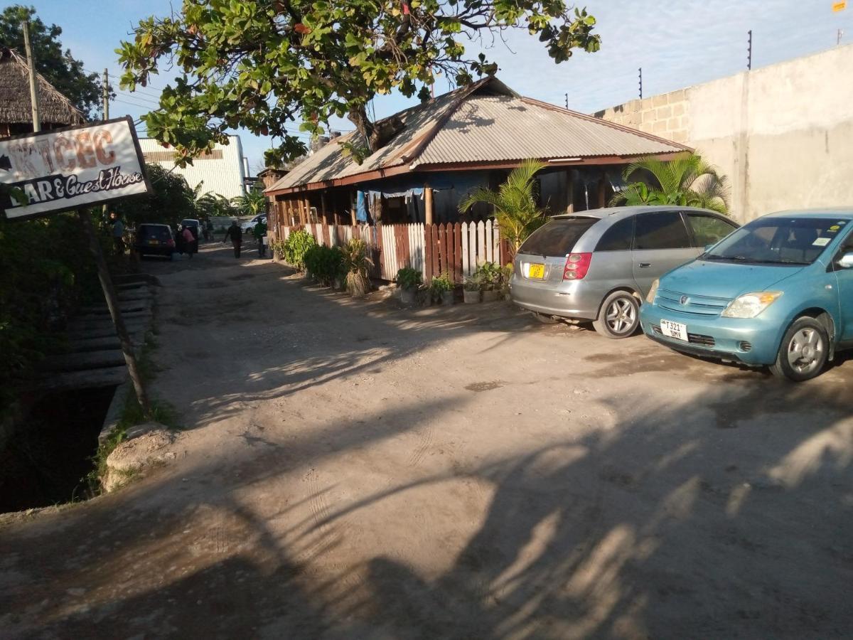 Kicec Bar And Guest House Airport Darüsselam Dış mekan fotoğraf